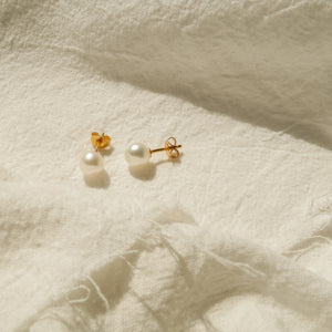 CLASSIC PEARL STUDS (SILVER GOLD)