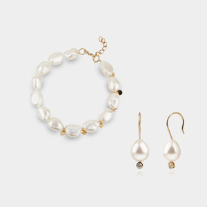 SERA PEARL EARRINGS (GOLD) + LUNA PEARL BRACELET (GOLD)